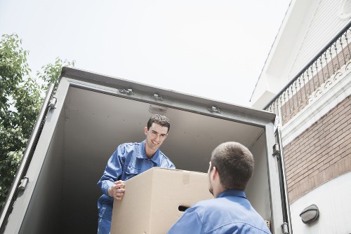 Flexible temporary storage units in Dalston for household items